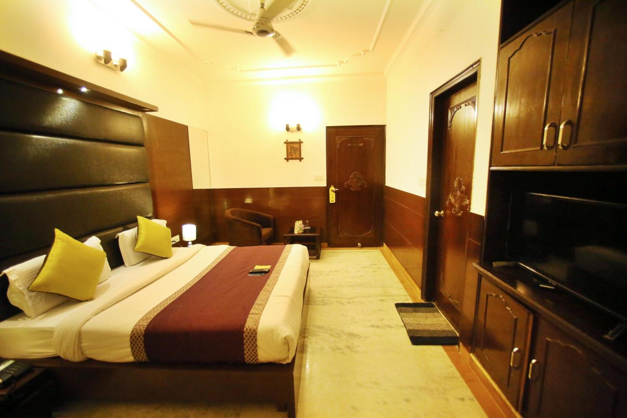 Hotel Aero Star By Star Group New Delhi Exterior photo