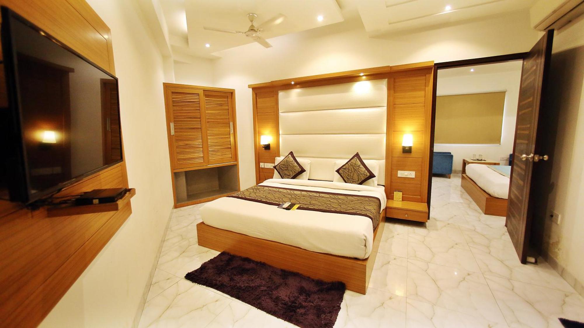 Hotel Aero Star By Star Group New Delhi Exterior photo