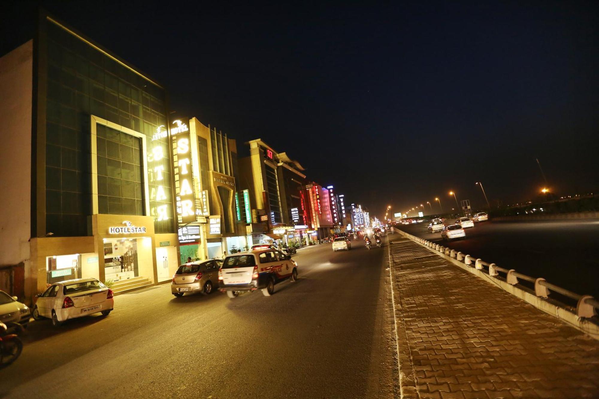 Hotel Aero Star By Star Group New Delhi Exterior photo