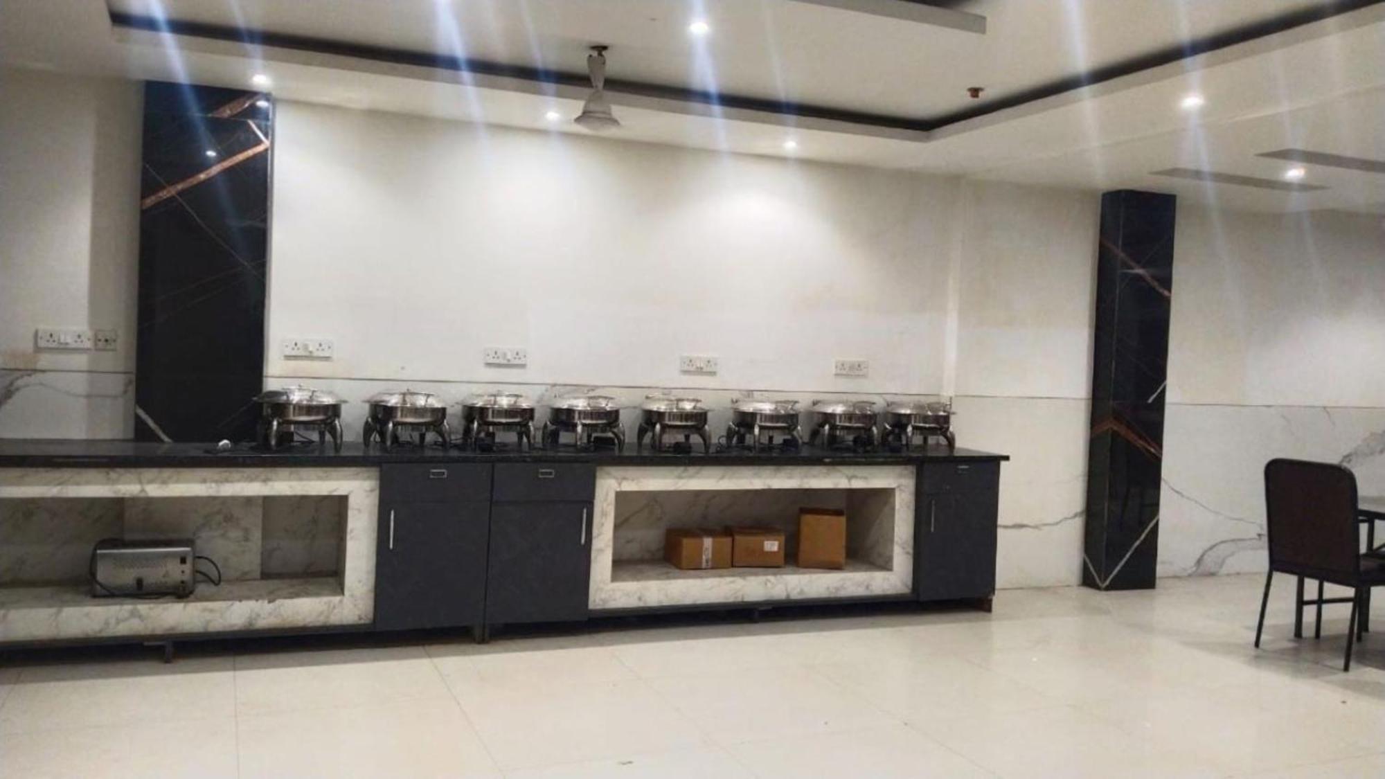 Hotel Aero Star By Star Group New Delhi Exterior photo